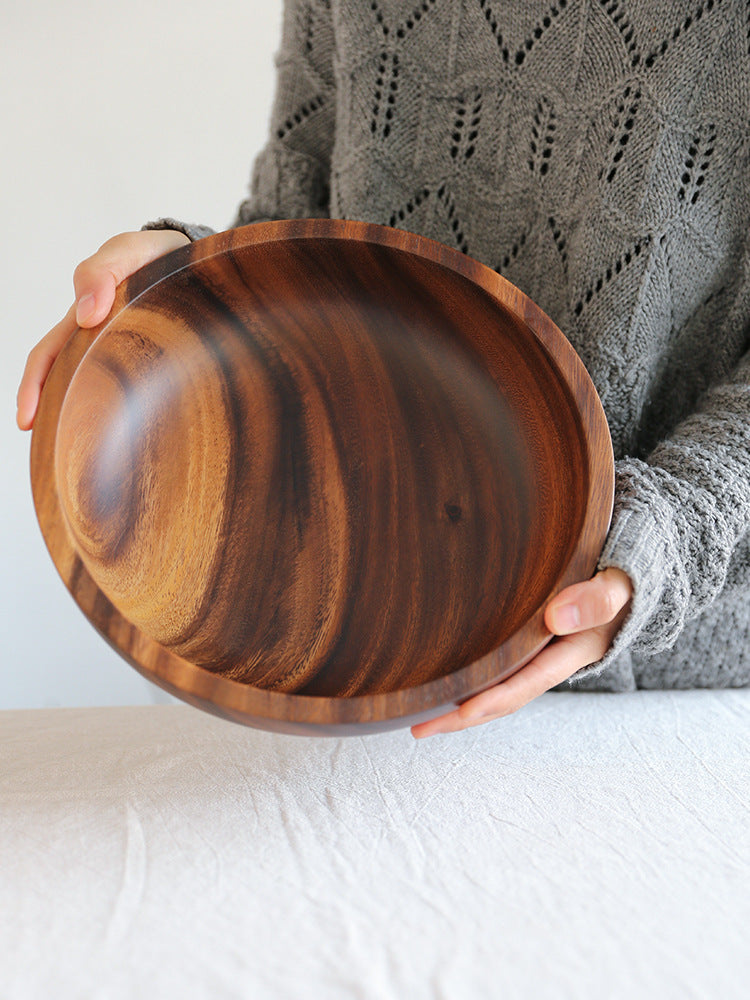 Kitchen natural wooden bowl, perfect for household use as a fruit bowl or salad bowl. Suitable for home or restaurant, this food container is made from wooden utensils.