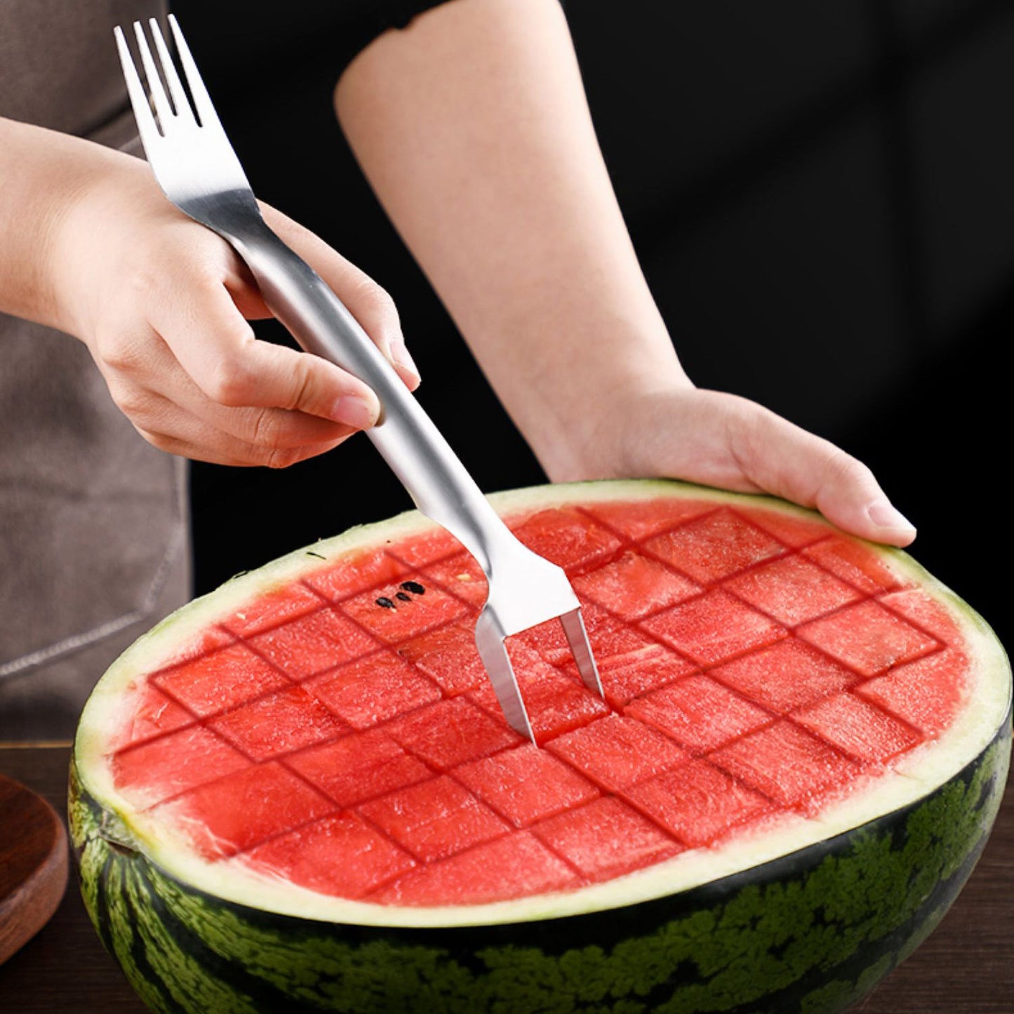 2 In 1 Watermelon Fork Slicer Multi-Purpose Stainless Steel Watermelon Slicer Cutter Kitchen Fruit Cutting Fork Fruit Divider Kitchen Gadgets