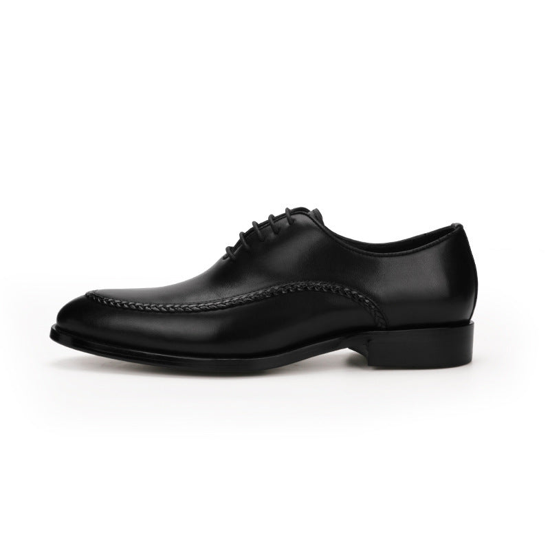 Men's leather shoes with a cowhide upper and low-top design.