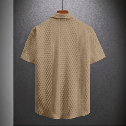 Men's Solid Color Short-Sleeve Knitted Shirt with a Turned-Over Collar